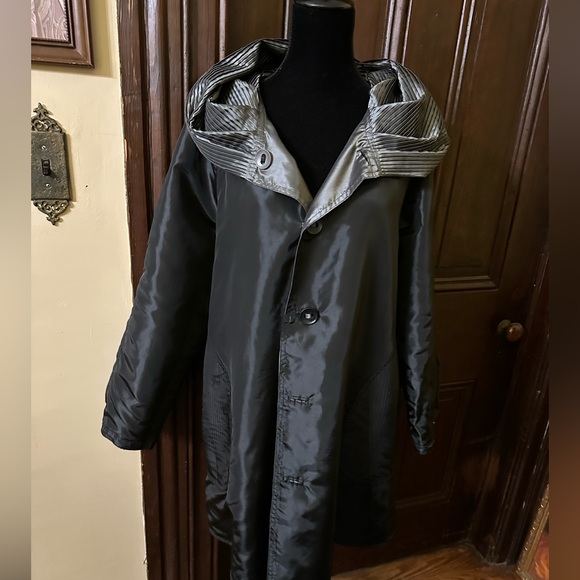 Travelsmith Reversible  Raincoat Pleated Hood/Collar PL - Picture 5 of 7